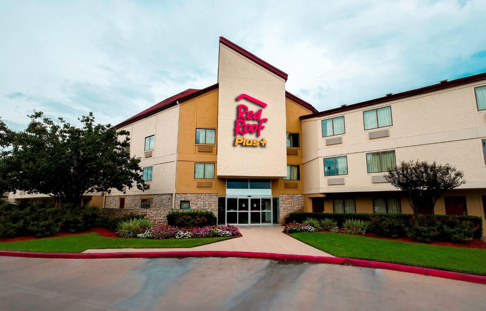 Red Roof Inn Plus+ Houston - Energy Corridor Exterior foto